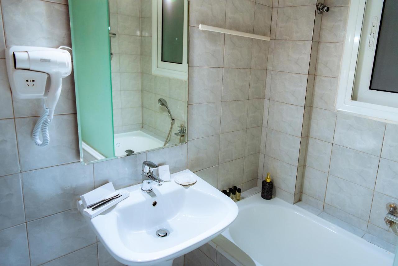 Plaka Apartment Atene Esterno foto