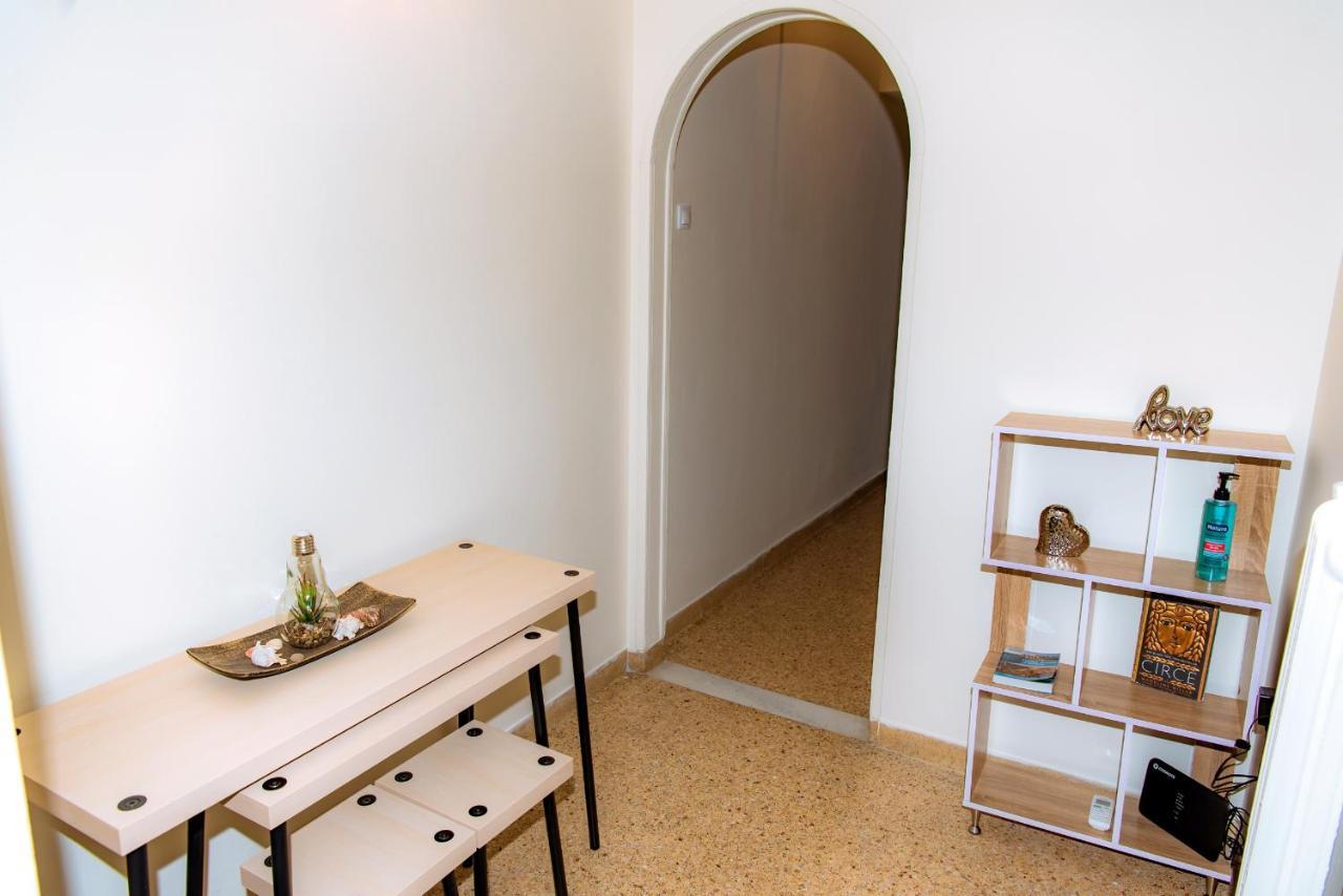 Plaka Apartment Atene Esterno foto