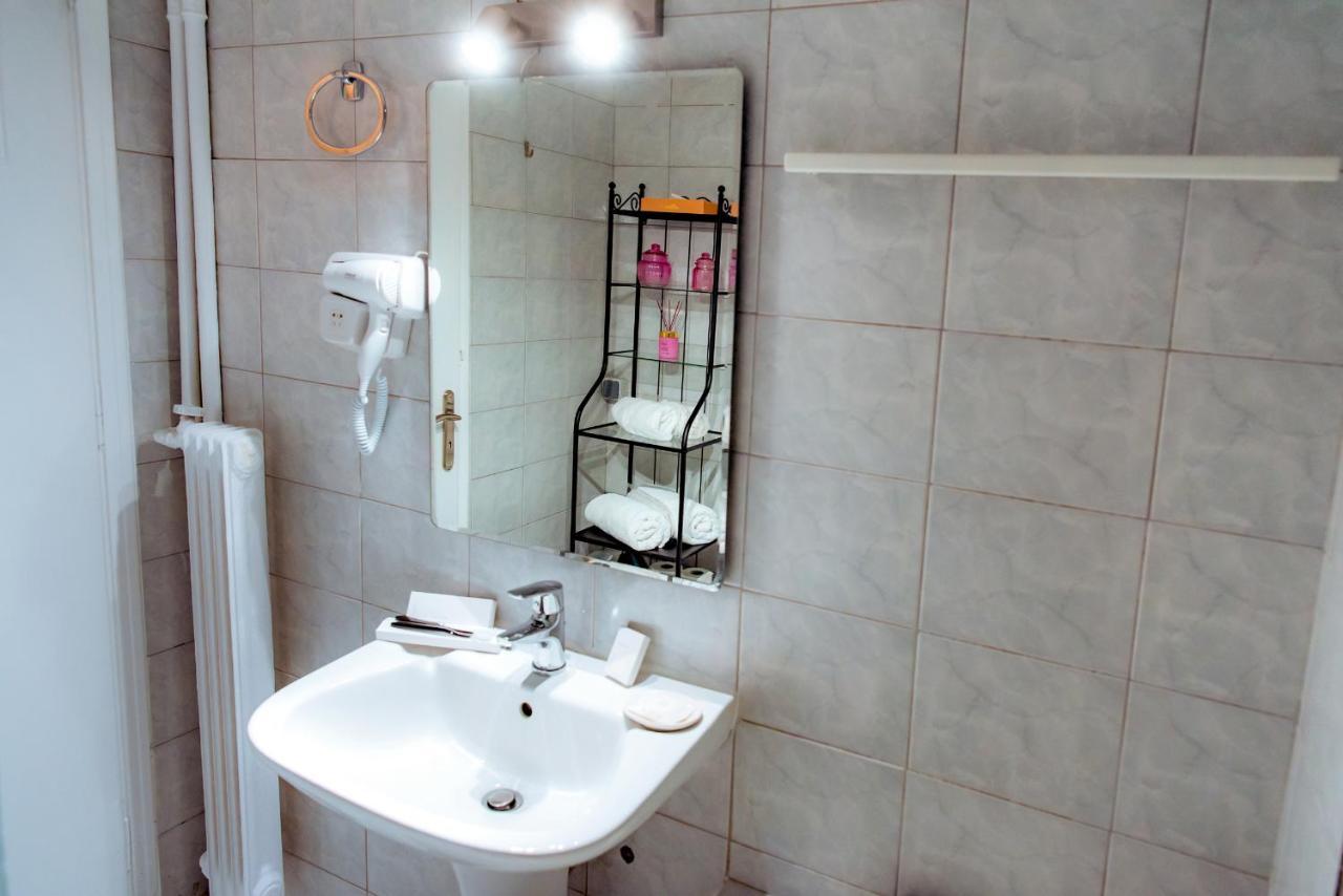 Plaka Apartment Atene Esterno foto